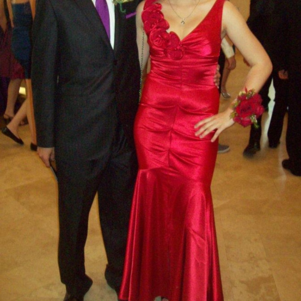 Xscape Mermaid Style Satin Gown